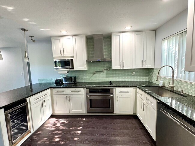 Foto del edificio - 1280 NE 38th St