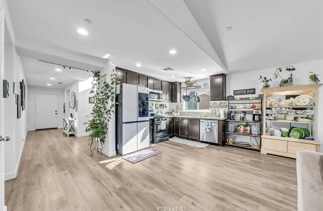 Foto del edificio - 29427 Linden Pl