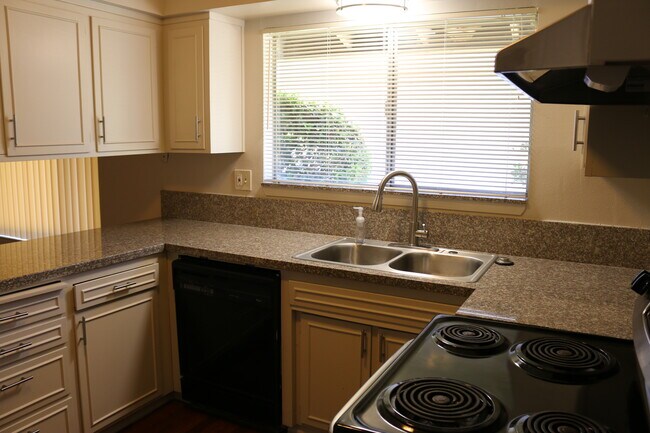Foto del edificio - 617 W Granger Ave