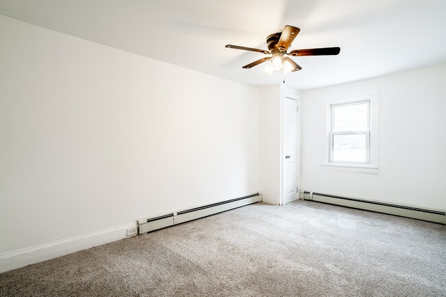 Building Photo - 58 Egbert St