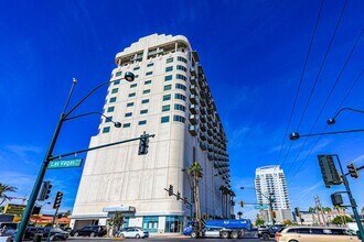 Building Photo - 900 S Las Vegas Blvd