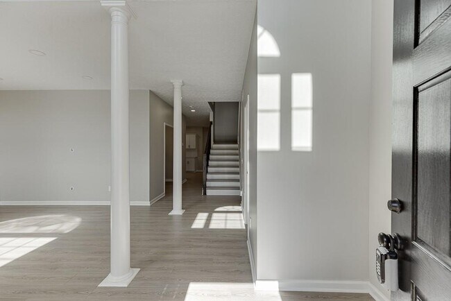 Building Photo - 5570 Cannonero Dr
