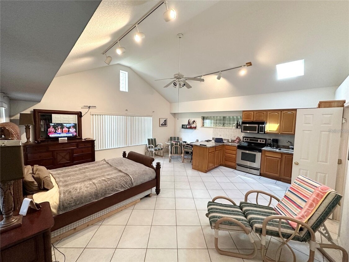 Primary Photo - 26 Woodbury Dr