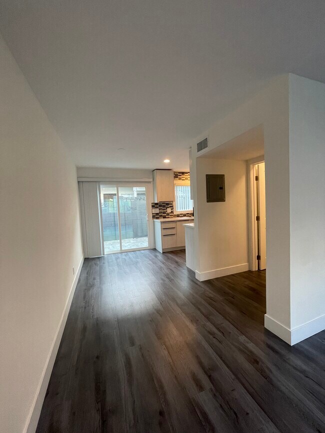 Foto del edificio - 11683 Oxnard St