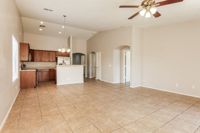 Building Photo - 2431 W Gaby Rd