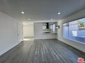Building Photo - 1279 N Harper Ave