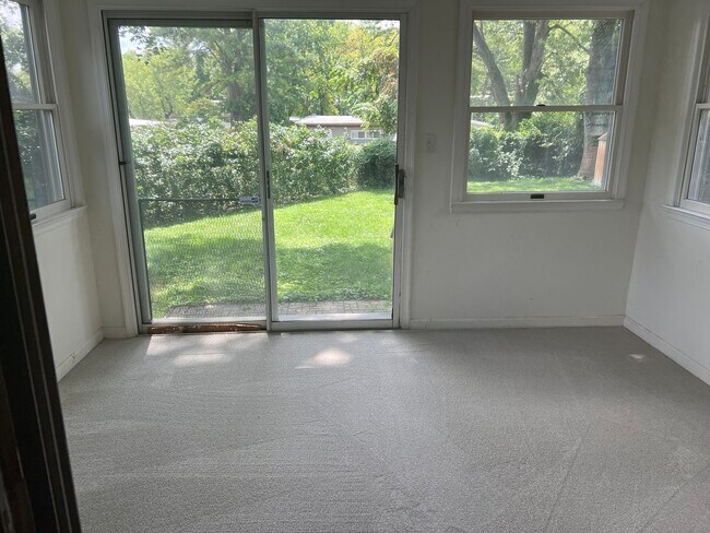 Foto del edificio - Spacious Split Level