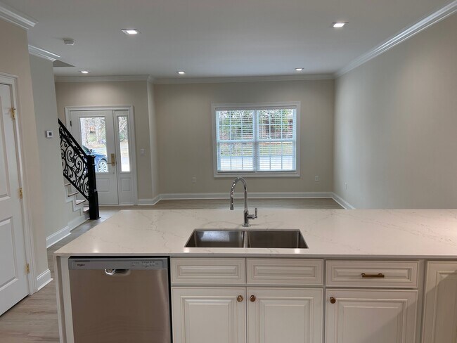 Foto del edificio - 103 Mikel St NW