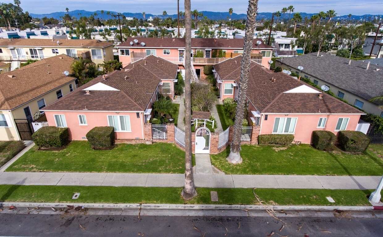 Foto principal - 561 Washington Blvd