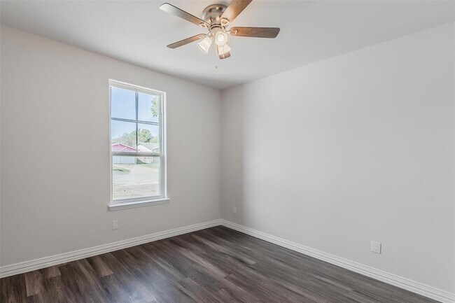Building Photo - 2415 San Gabriel Dr