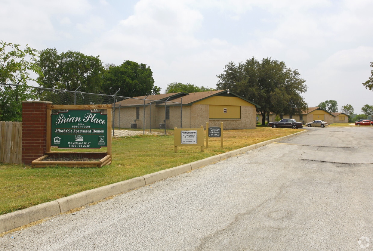 Primary Photo - Brian Place Apartments