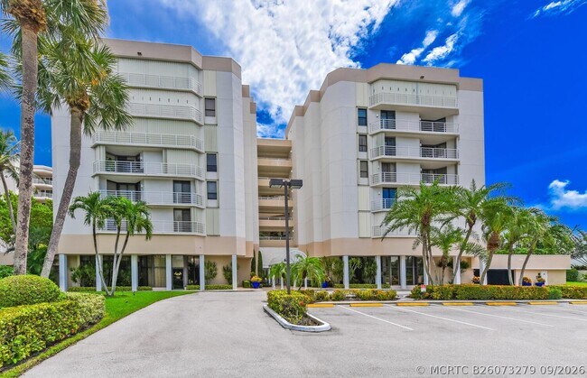 Building Photo - 176 Helios Dr