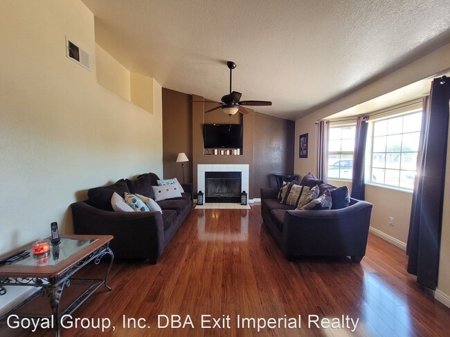 Building Photo - 3 br, 2 bath House - 657 W Murphy Rd.