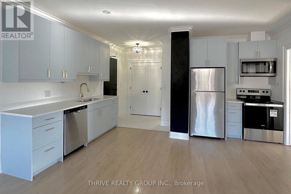 Primary Photo - 16-16 Hincks St