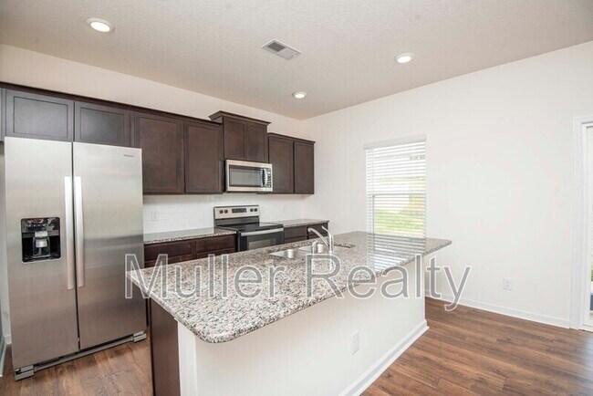 Building Photo - 173 Ash Ave