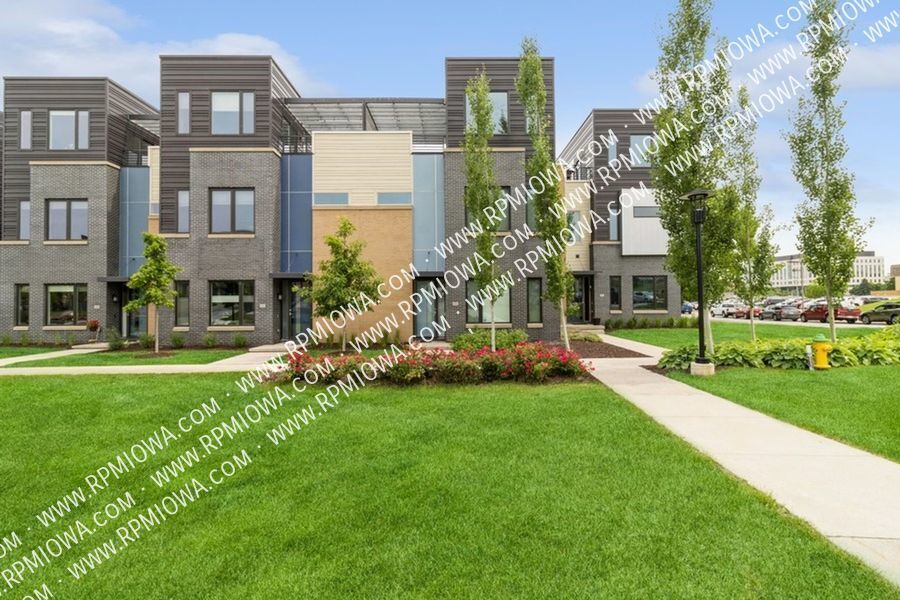 105 E Center St, Des Moines, IA 50309 House Rental in Des Moines, IA