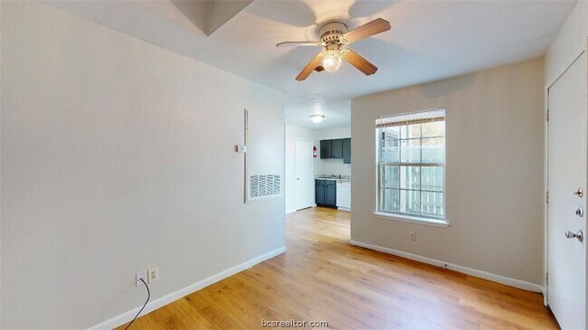 Foto del edificio - 725 Peppertree Dr