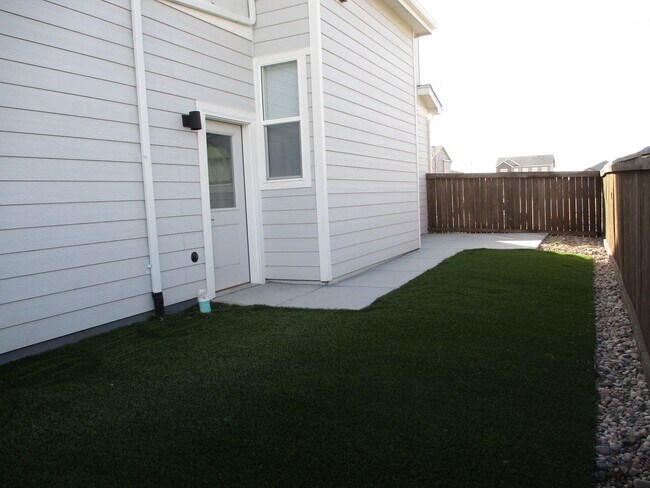 Foto del edificio - Newer Construction! 3 bedroom, 2.5 bath two story home in Berthoud!