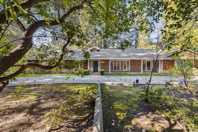 Foto del edificio - 216 Valparaiso Ave