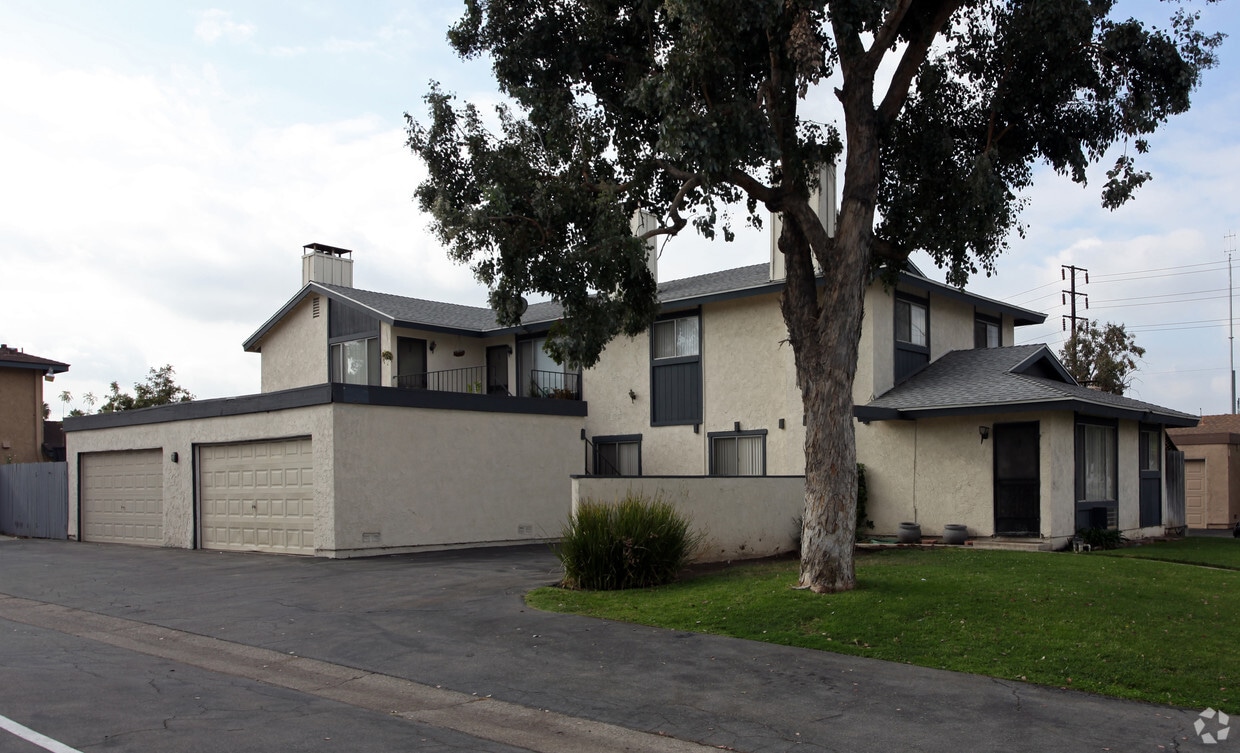 Primary Photo - Orange Olive Tree Apartments