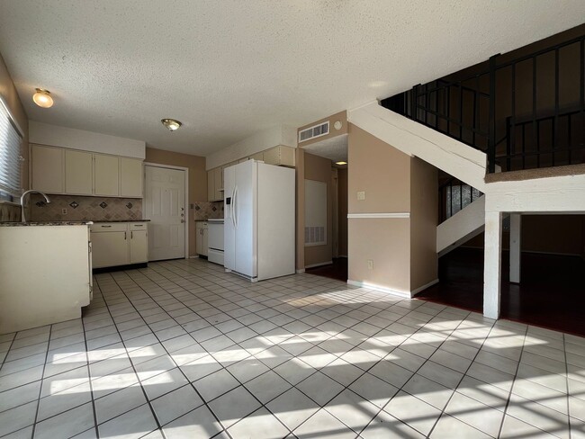 Foto del edificio - 3/1.5 Townhouse in Great location