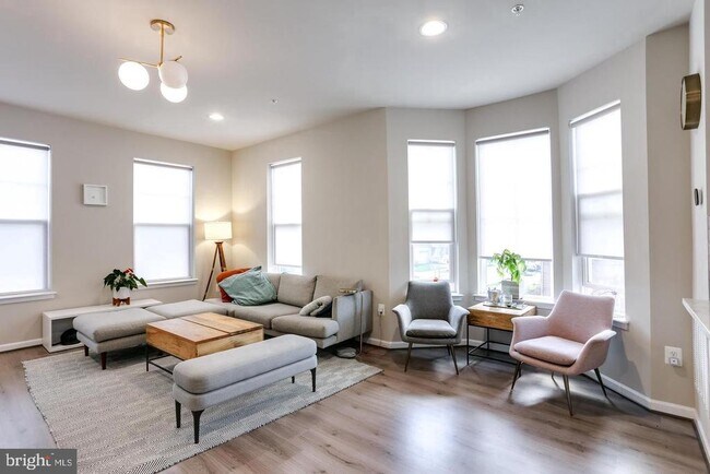 Foto del edificio - 16233 Coolidge Ave