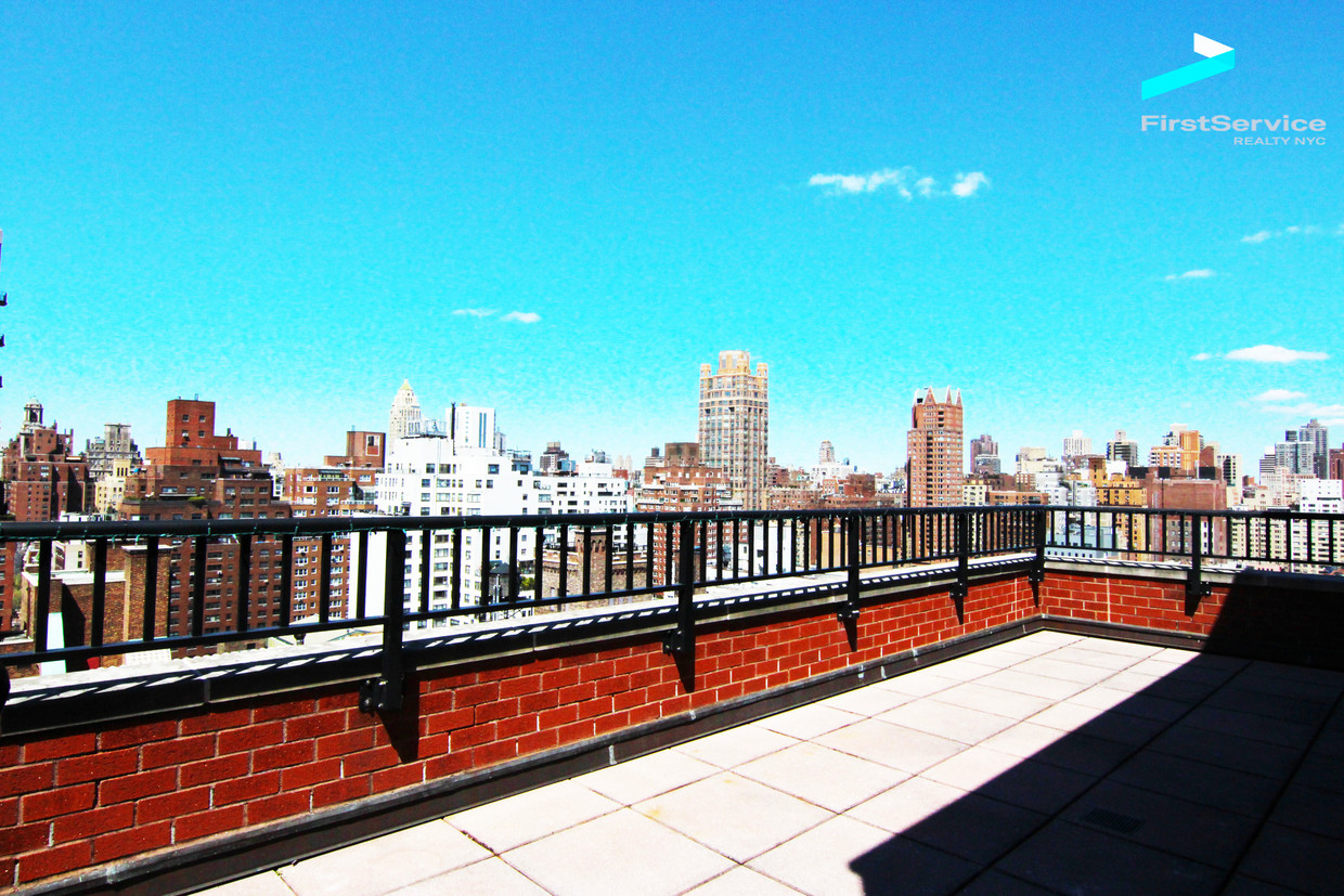 Primary Photo - 250 E 73rd St
