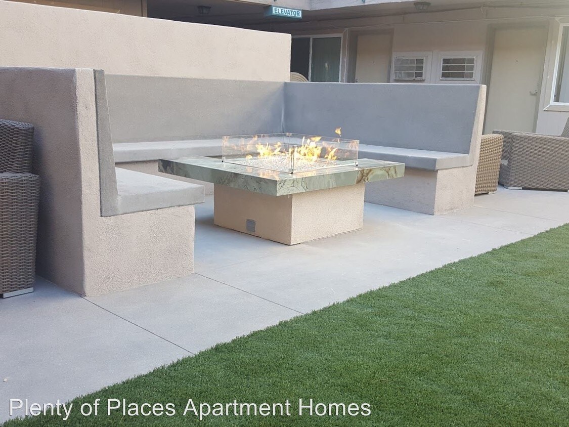 Foto principal - 711 Carson Ave