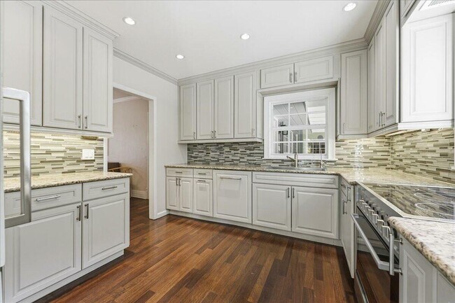 Foto del edificio - 459 NE 15th Ave