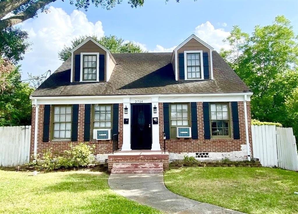 Foto principal - 2714 Carrolton St