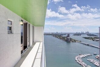 Building Photo - 1756 N Bayshore Dr