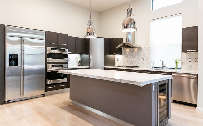 Foto del edificio - 12924 Discovery Creek