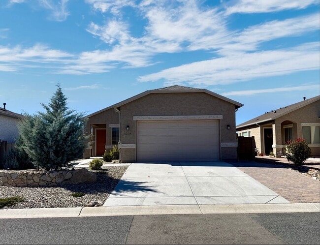 Building Photo - BEAUTIFUL GRANVILLE HOME!