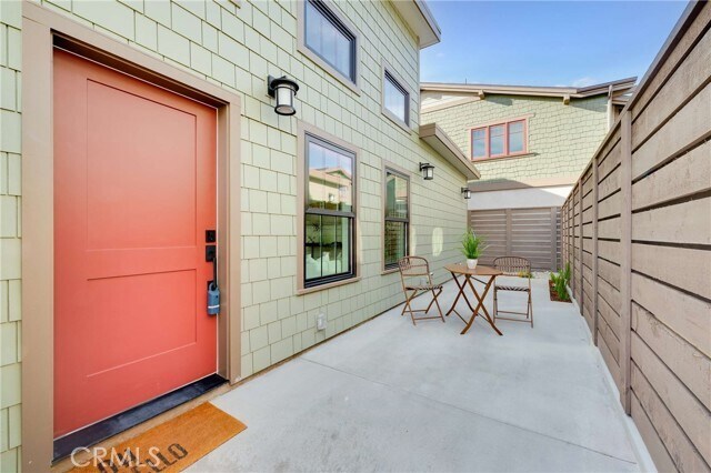 Building Photo - 127 E Foothill Blvd