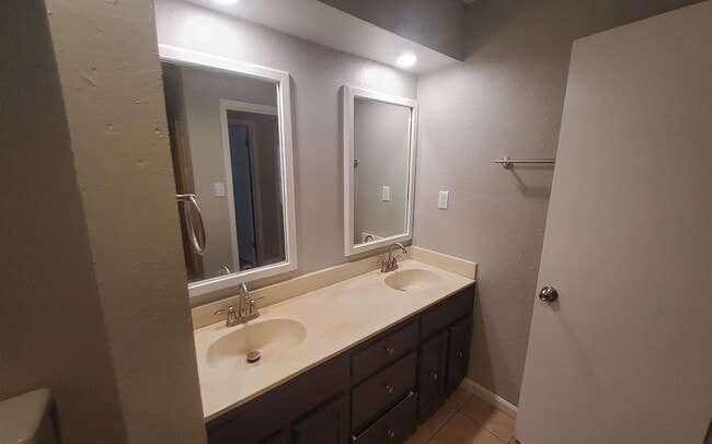 Building Photo - 3712 Dove Call Cove