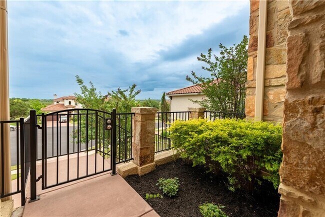 Foto del edificio - 407 Indianwood Dr