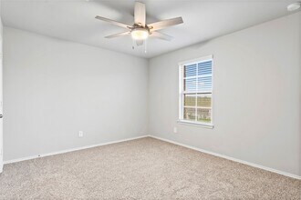 Building Photo - 40491 Gdn Hts Ln