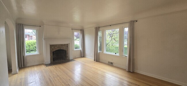 Foto del edificio - 3622 13th Ave S