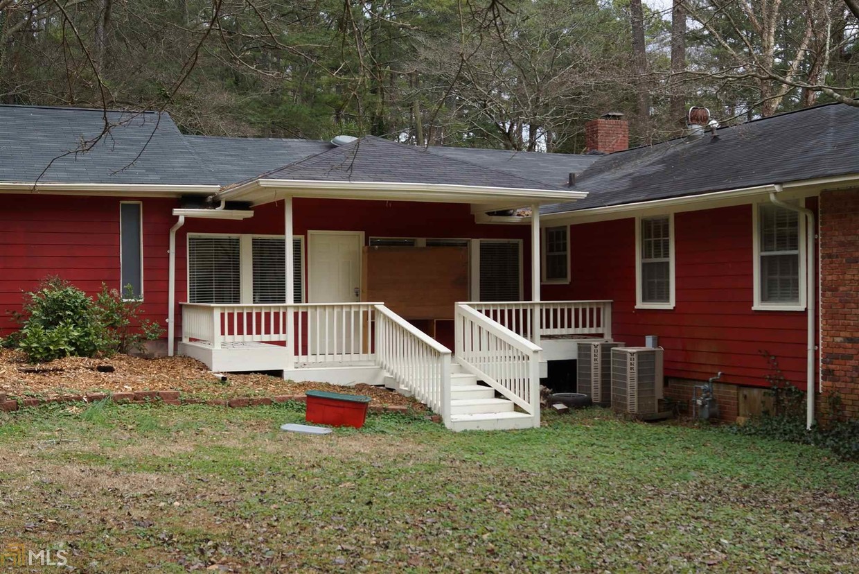 Primary Photo - 450 S Hillcrest Dr