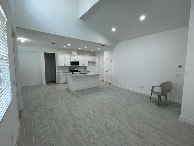 Building Photo - 520 Daiquiri Pl