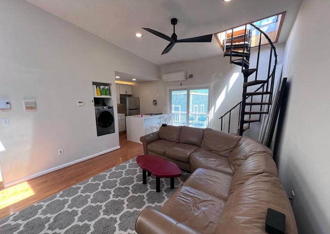 Building Photo - 608 Dorchester Ave