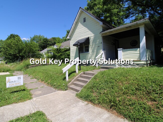 Foto del edificio - Updated 2 BR 1 BA House with Covered Front Porch (SECTION 8 APPROVED)