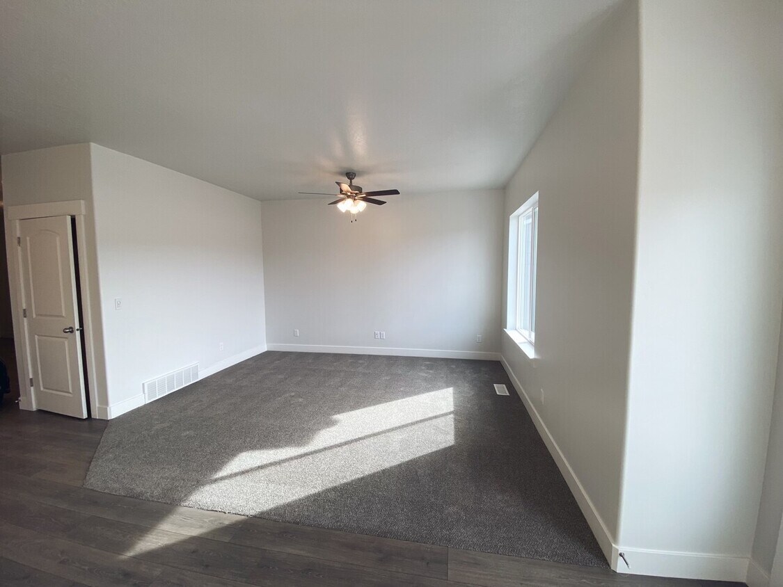 Willow Point Townhome House for Rent in Eagle Mountain, UT