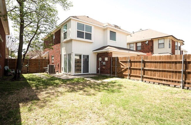 Building Photo - 344 Kyle Dr