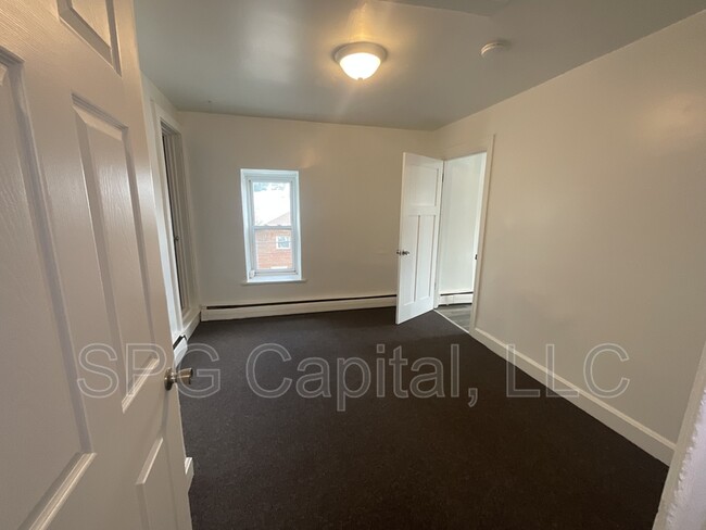 Building Photo - 203 W North St
