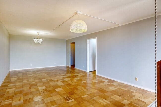 Foto del edificio - 77 Pond Ave