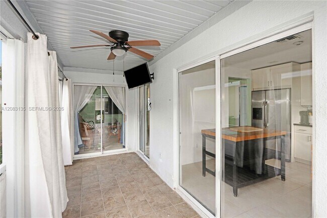Foto del edificio - 527 SE 21st Dr
