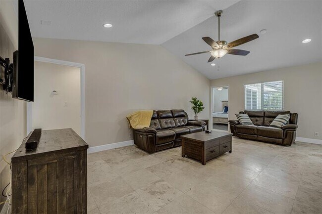 Foto del edificio - 13666 Exotica Ln