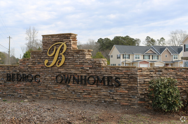 Foto del edificio - Bedrock Townhomes