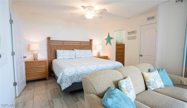 Foto del edificio - 5600 Bonita Beach Rd SW